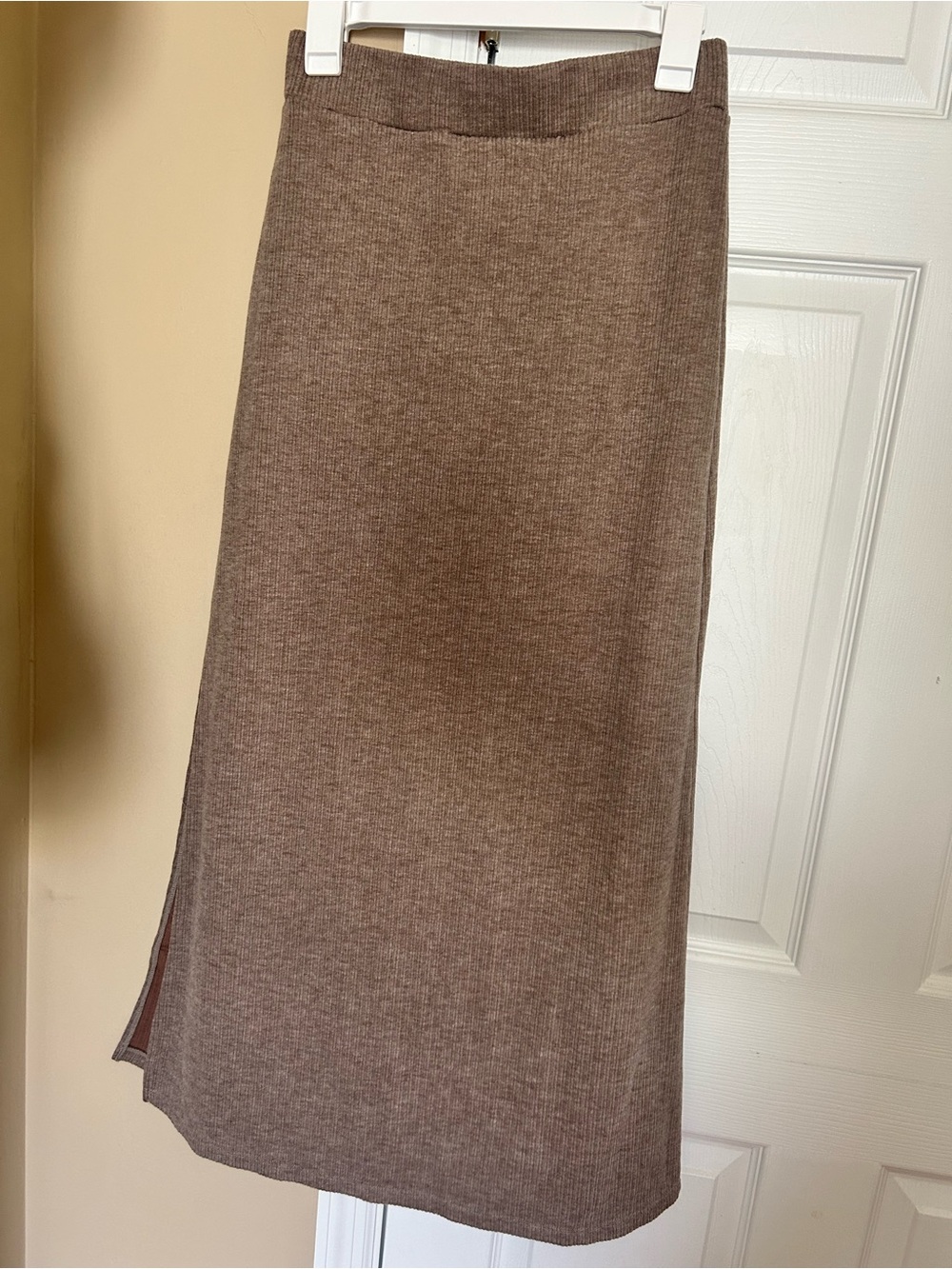 HALARA Brown Knit Midi Skirt with Side Slit